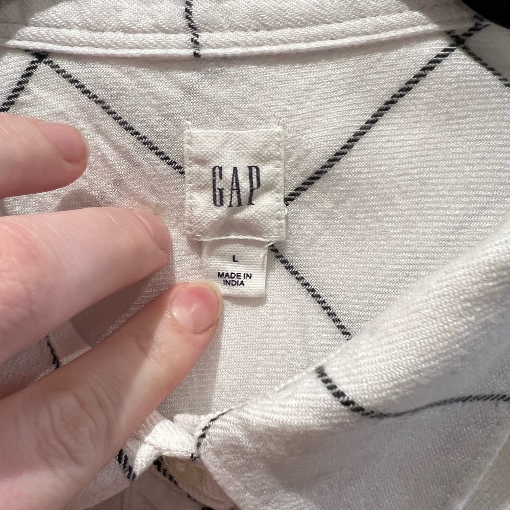Lightweight white flannel with black windowpane pattern Gap Size L - Picture 2 of 4